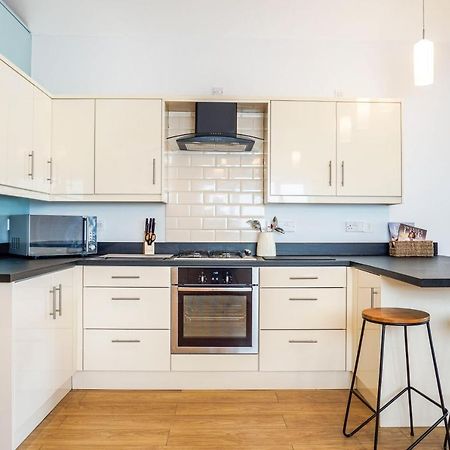 The Beach House - Fully Refurbed March 2024 Oystermouth Kültér fotó