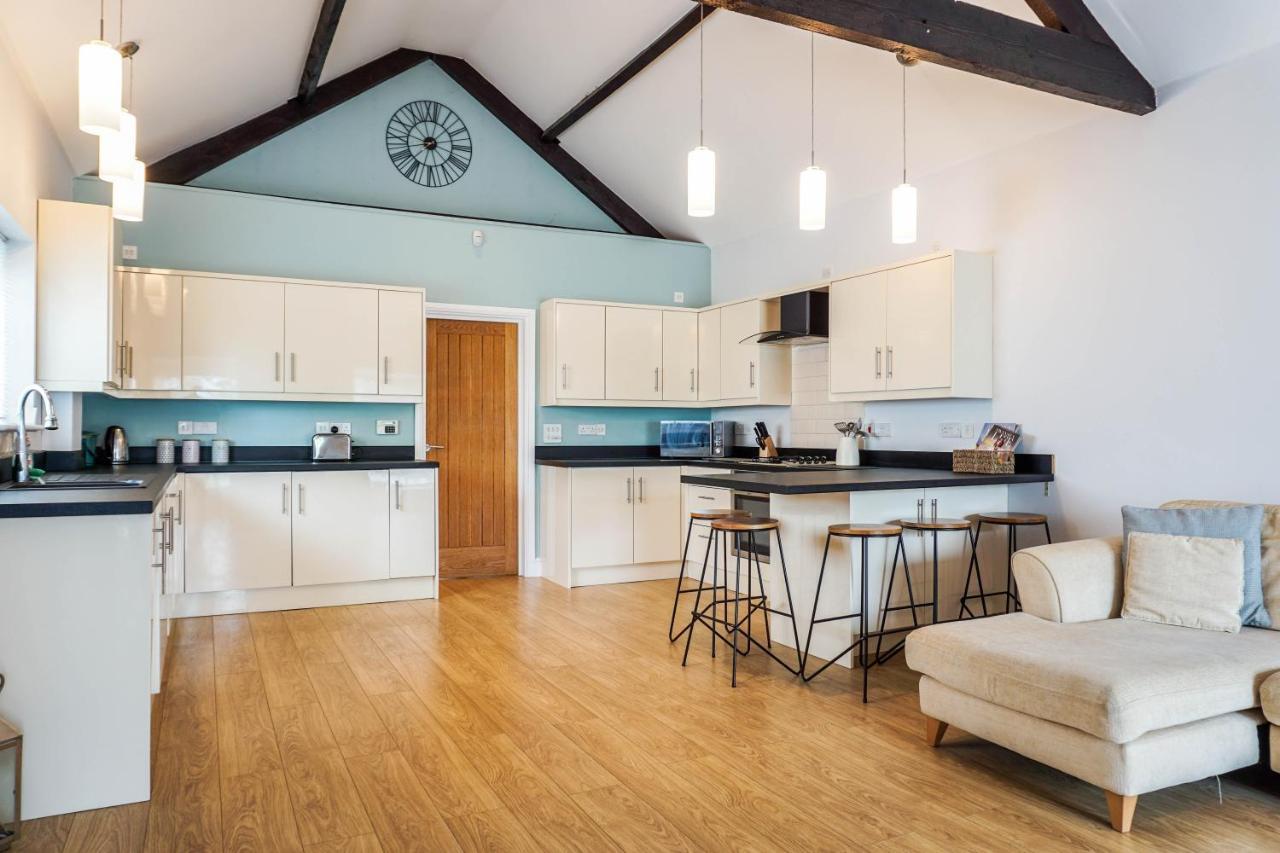 The Beach House - Fully Refurbed March 2024 Oystermouth Kültér fotó